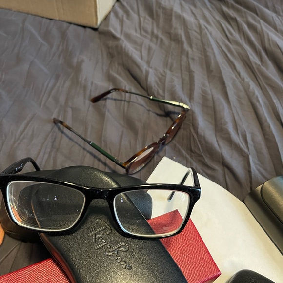 Glasses - Picture 2 of 3